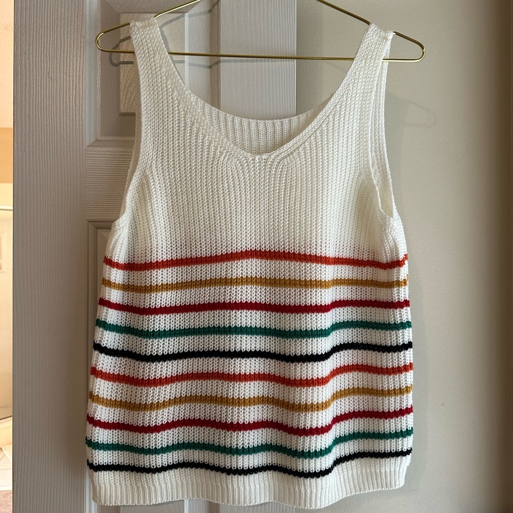Sleeveless Shell Crotchet Tank Top, Size M